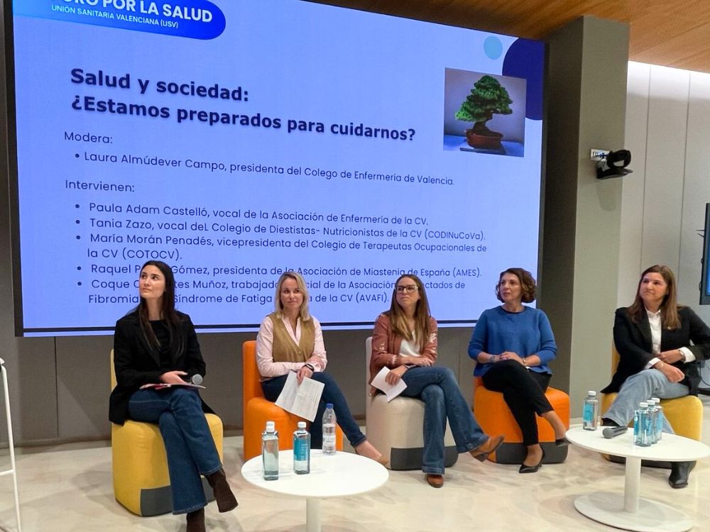 foto mesa redonda foro salud USV